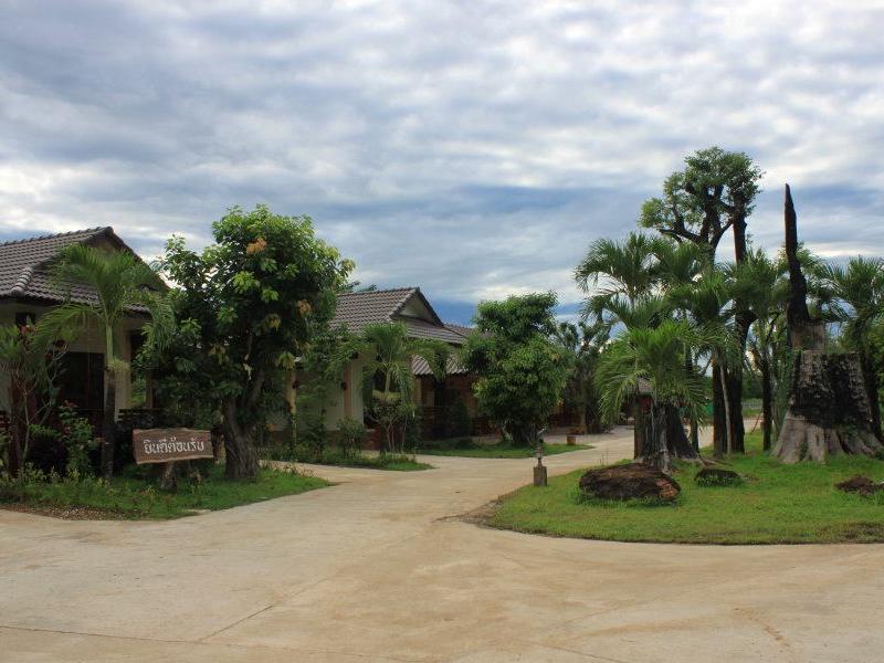 Maiyai Resort - Big Tree Kamphaeng Phet Bagian luar foto