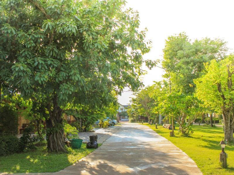 Maiyai Resort - Big Tree Kamphaeng Phet Bagian luar foto